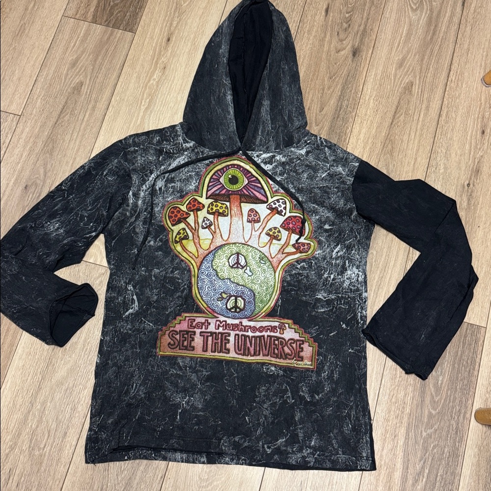 Kathmandu L NWOT Black GRAPHIC HAND YING YANG MUSHROOMS 100% cotton hoodie TEE